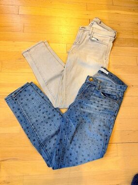 J Brand 2 Pairs of Women’s Skinny Jeans one in Blue Stars and one Lt Grey